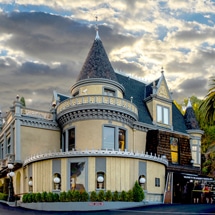 Hotels near Magic Castle Club